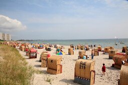 Ostseeküste: Schleswig-Holstein, Fehmarn, Strand, Strandkörbe.