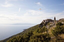Kroatien: Kvarner Bucht, Bergdorf Lubenice auf der Insel Cres