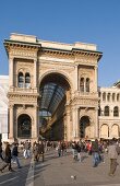 Domplatz, Galleria Vittorio Emanuele II., Triumphbogen, Mailand, Italien