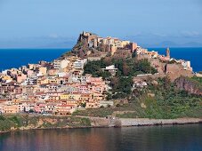 Sardinien, Provinz Sassari, Blick auf Castelsardo, Mittelmeer