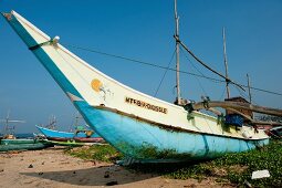 Sri Lanka, nahe Hikkaduwa, Dodanduwa Indischer Ozean, Fischerboote