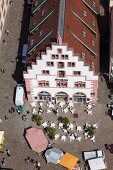 Blick vom Münster auf den Münster- platz, Altstadt