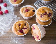 Baking with stevia: amatanth muffins with raspberries