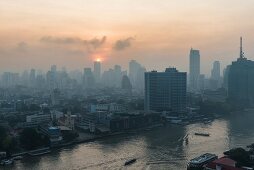 Thailand: Bangkok, Blick auf den Chao Phraya Fluss