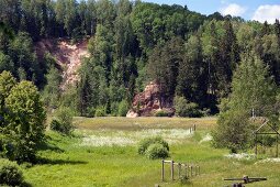 Lettland, Zvartes iezis, Felsformation am Amata Fluss