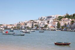 Portugal, Algarve, Blick auf Ferragudo
