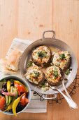 Minced meat steaks with sheep's cheese and oregano