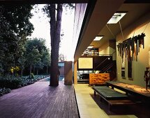 Open-sided dining room adjoining terrace