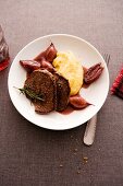 Venison steaks with mashed potato & shallots in red wine