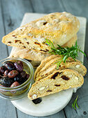 Oliven-Nuss-Brot