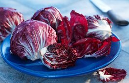 Frischer Radicchio auf Teller