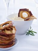 Mascarpone with rosemary and apple chips