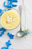 Zucchinicremesuppe mit Feta und Kaviar