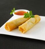 Spring rolls with oregano and chilli sauce