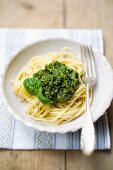 Spaghetti with pesto