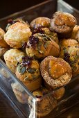 Paprika-Käse-Muffins, Kleie-Muffins mit Möhren und Cranberries, Bananen-Zimt-Muffins