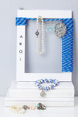Jewellery rack made form picture frame and ship's rope
