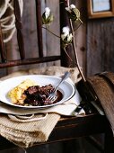 Braised roast beef with mashed potatoes