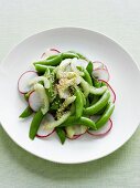 Bohnensalat mit Radieschen, Gurke und Sesam