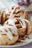 Cinnamon rolls with icing sugar