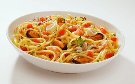 Spaghetti frutti di mare e pomodorini (Nudeln mit Meeresfrüchten)