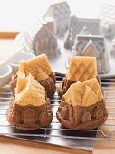 Mini house-shaped cakes