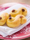 Swedish yeast cakes with saffron (Lussekatter)