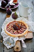 Fig tart with walnuts