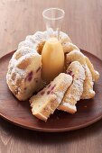 Cranberry ring cake with advocaat