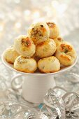 Mini rolls with herb cheese