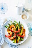 Green asparagus with prawns and sesame sauce