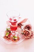 Sektcocktail und Feigen-Honig-Herzen zum Valentinstag