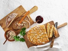 Gluten-free breads with spreads