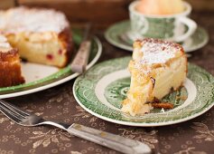 Apfeltorte mit Cranberries und Rosinen