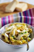 Pasta with walnuts and cheese