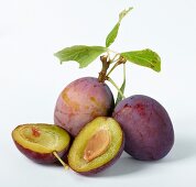 Whole plums and plum halves