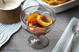Baked nectarines with cream