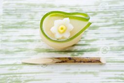 Wagashi Narzisse (Suisen), Süssigkeit aus Japan