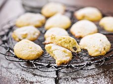 Zaletti (sweet cornmeal biscuits, Italy)