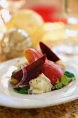 A winter salad with beetroot, Gorgonzola and pears