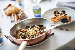 Linguine ai frutti di mare (pasta with seafood, Italy)