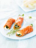 Salmon rolls with fresh cheese and spinach