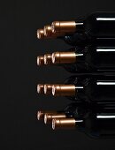 Zwölf Flaschen Bordeaux-Wein