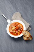 Vegetable soup with bread