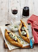 Pide with a Bolognese filling (pastry parcels, Turkey)