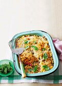 Macaroni bake with vegetables and breadcrumbs