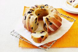 Yogurt sponge cake with blueberries