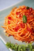 Pasta povera (spaghetti with tomato sauce and breadcrumbs, Italy)