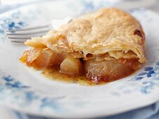Pan-baked apple pie