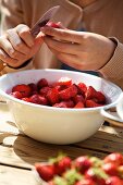 Cleaning strawberries